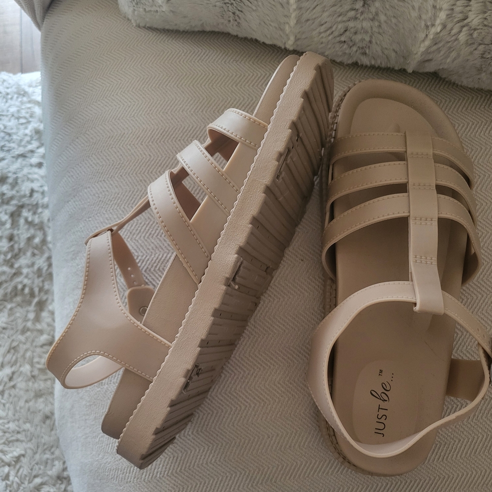 Women's Cream Sandals size 10